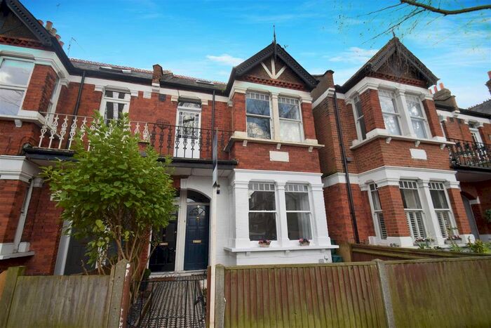 2 Bedroom Maisonette To Rent In Sidney Road, St Margarets, Twickenham, TW1