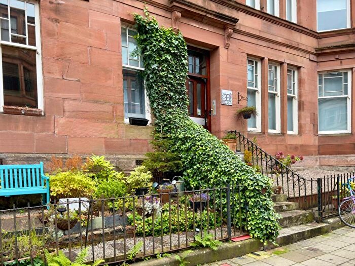3 Bedroom Flat To Rent In Cranworth Street, Hillhead, Glasgow, G12