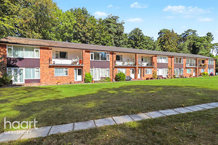 2 Bedroom Maisonette For Sale In Beacon Hill Court, Hindhead, GU26