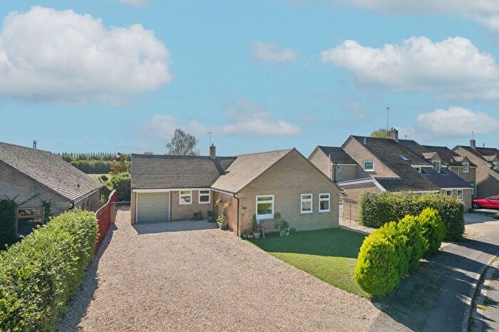 2 Bedroom Detached Bungalow For Sale In Burr Close, Sutton, OX29