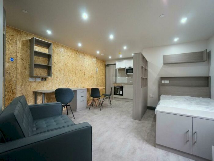 Studio To Rent In High Street, Bangor, Gwynedd, LL57