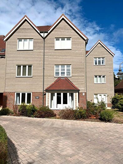 1 Bedroom Retirement Property For Sale In Gallagher Court, Merlin Way, Austin Heath, Warwick, Warwickshire, CV34