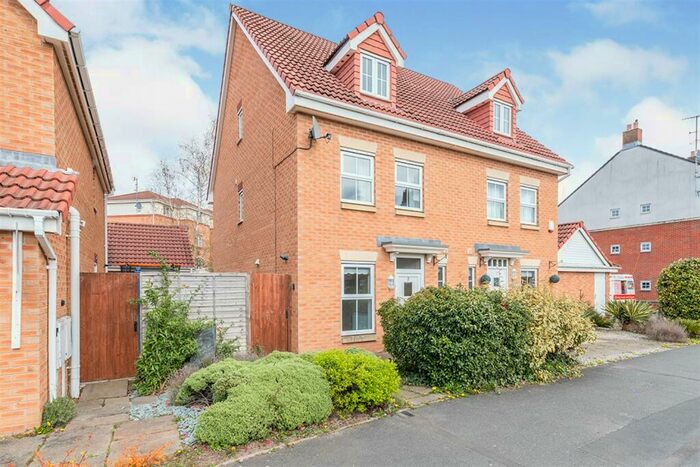 3 Bedroom Semi-Detached House To Rent In Bedroom Semi Detached House In Trevorrow Crescent, Chesterfield, S40