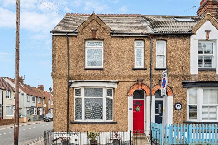3 Bedroom End Terrace House For Sale In Walton Road, Bushey, WD23