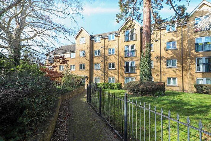 2 Bedroom Flat For Sale In Harefield Road, Uxbridge, UB8