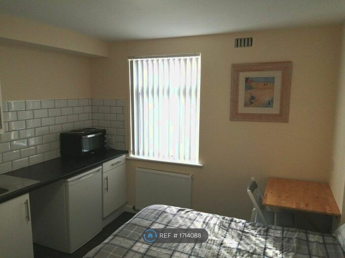 Studio To Rent In Room, Coventry, CV2