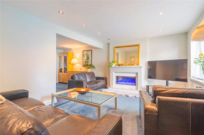 4 Bedroom Detached House For Sale In Foxglove Court, Shawclough, Rochdale, OL12