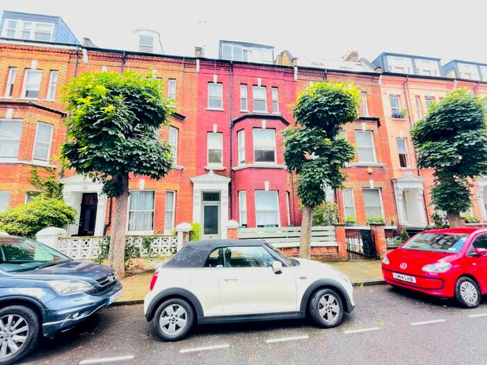 Studio To Rent In Hamilton Gardens, London, NW8