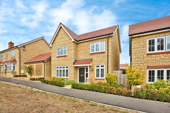 4 Bedroom Detached House For Sale In Vartenham Close, Milborne Port, Sherborne, DT9