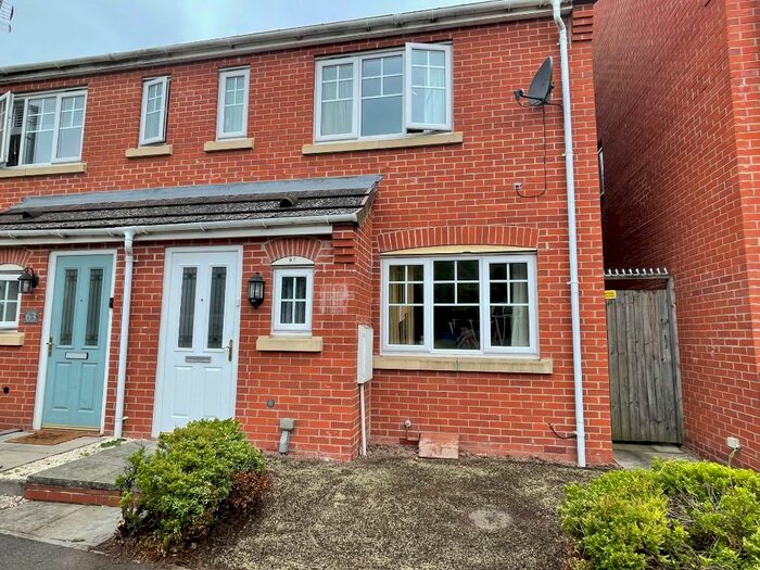 3 Bedroom Semi-Detached House To Rent In Balmoral Way, Birmingham, B14