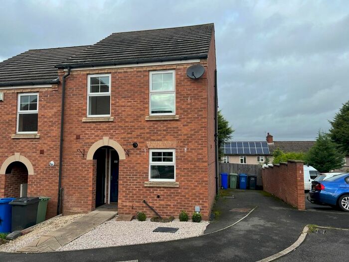 3 Bedroom End Of Terrace House To Rent In Mulberry Croft, Chesterfield, Derbyshire, S43