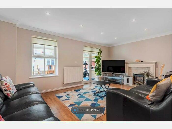 5 Bedroom Detached House To Rent In Holywell Close, Orpington, BR6