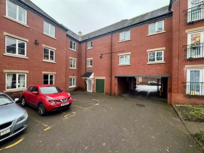 2 Bedroom Flat To Rent In St. Johns Street, Dudley, DY2