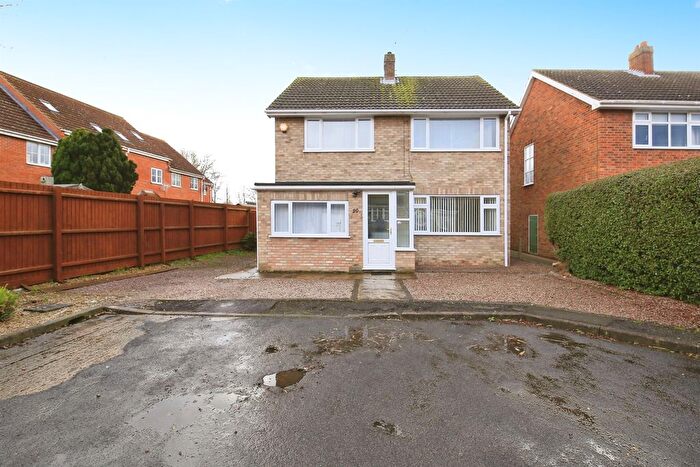 3 Bedroom Detached House For Sale In Lowfields Avenue, Spalding, PE12