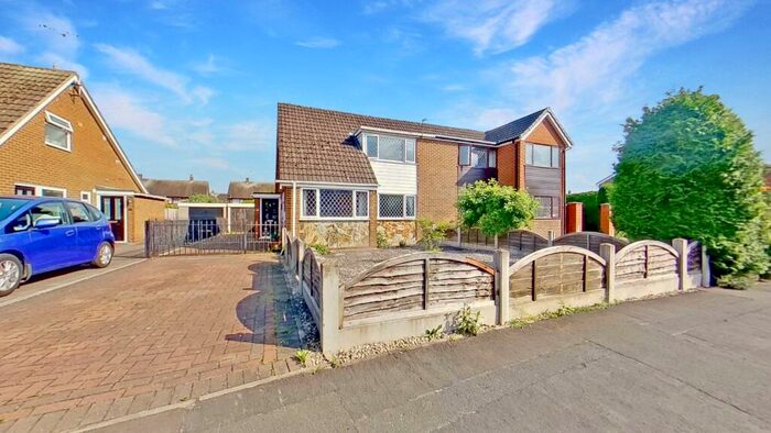 3 Bedroom Semi-Detached House To Rent In Priorylands, Stretton, Burton-On-Trent, Staffordshire, DE13