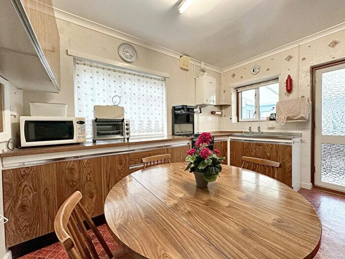 5 Bedroom Detached House For Sale In Chapel Lane, Langley, SO45