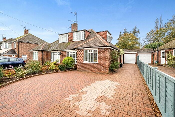 3 Bedroom Semi-Detached House To Rent In Farm Road, Maidenhead, SL6