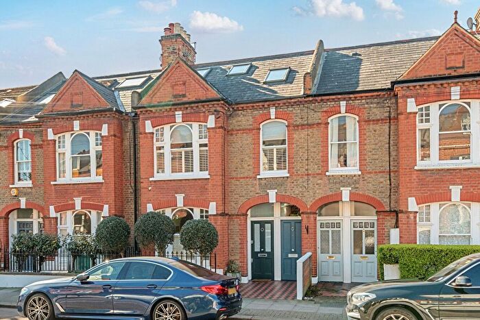 3 Bedroom Flat For Sale In Felsham Road, Putney, London, SW15