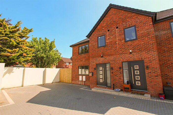 4 Bedroom Semi-Detached House To Rent In Hazeldene Gardens, Uxbridge, UB10