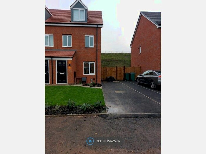 3 Bedroom End Of Terrace House To Rent In Paragon Way, Coventry, CV6