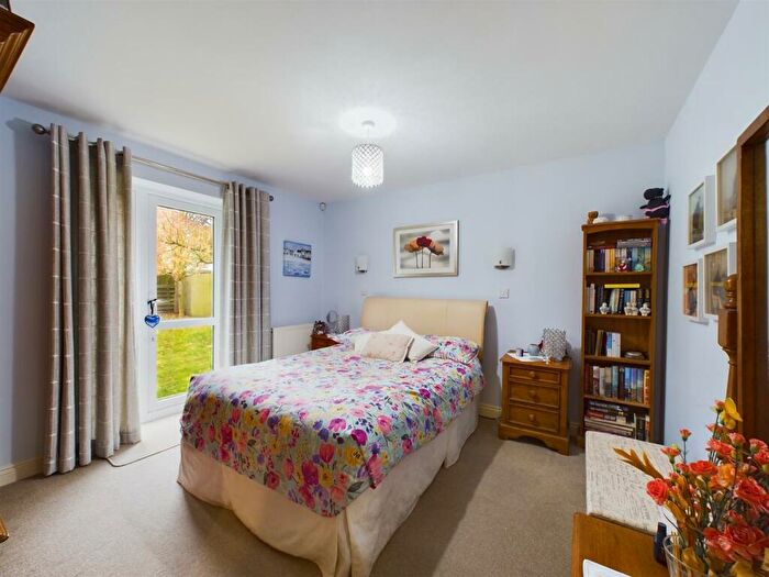 2 Bedroom Flat For Sale In Oldsmiths Yard, Hanham, Bristol, BS15