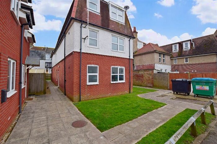 Studio To Rent In Flat, Hilary House, Park Road, Bognor Regis, West Sussex, PO21