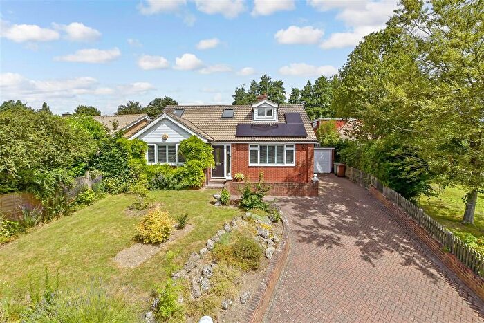4 Bedroom Detached House For Sale In Workhouse Lane, East Farleigh, Maidstone, Kent, ME15