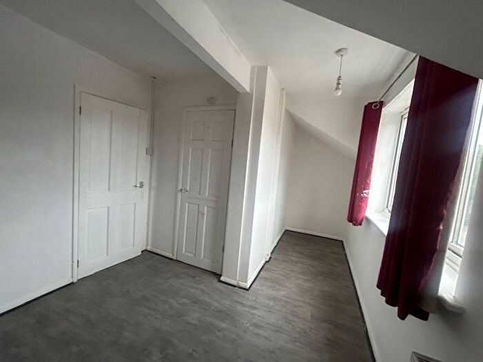2 Bedroom End Terrace House To Rent In Blackthorn Drive, Leicester, LE4