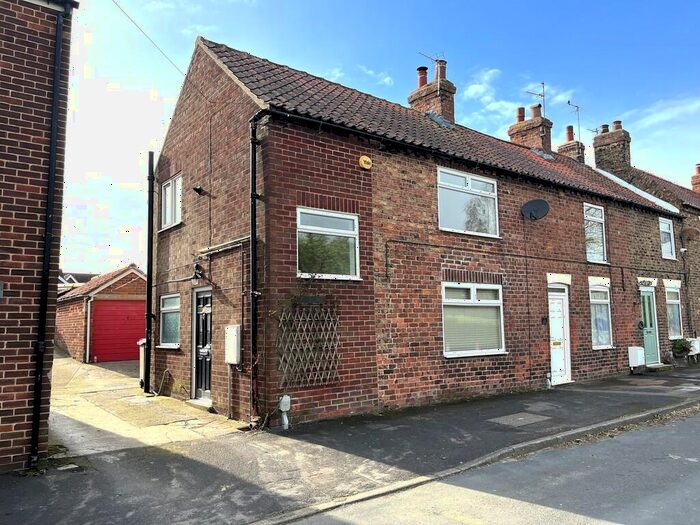 2 Bedroom End Of Terrace House To Rent In Main Street, Long Riston, HU11