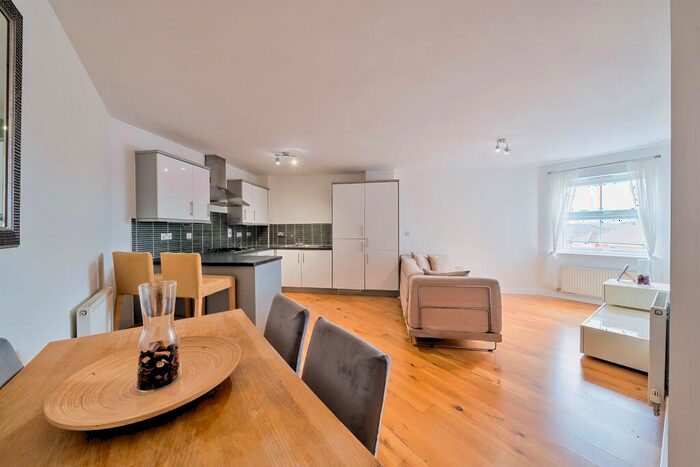 1 Bedroom Apartment To Rent In Coppetts Road, Muswell Hill, N10