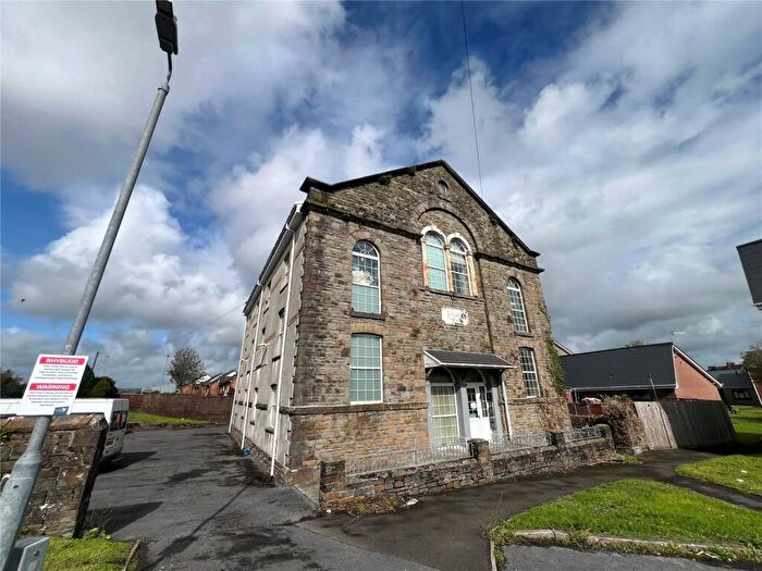 2 Bedroom Flat For Sale In Embankment Road, Llanelli, Carmarthenshire, SA15