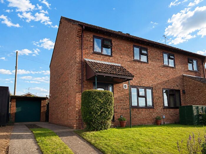 3 Bedroom Semi Detached House For Sale In Beechfields, Brandon, IP27