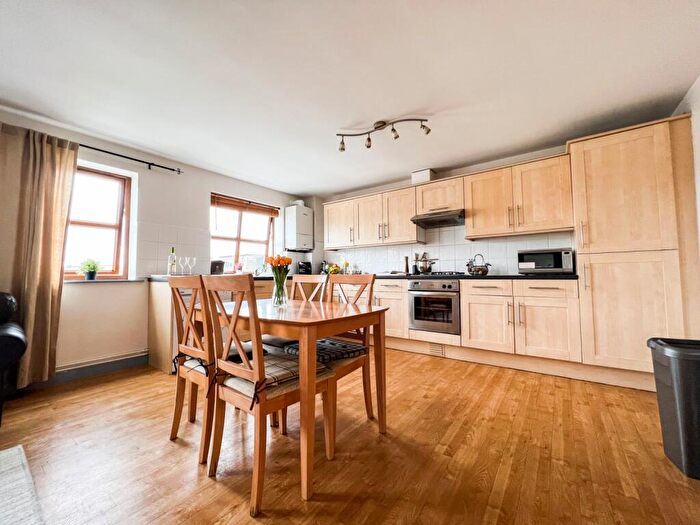 2 Bedroom Terraced House To Rent In Cadogan Court, Cathays, CF24