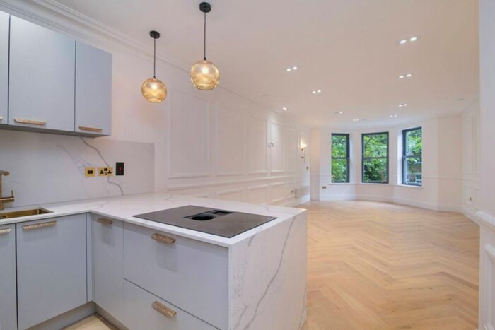 2 Bedroom Flat To Rent In Grange Road, Bermondsey, London, SE1