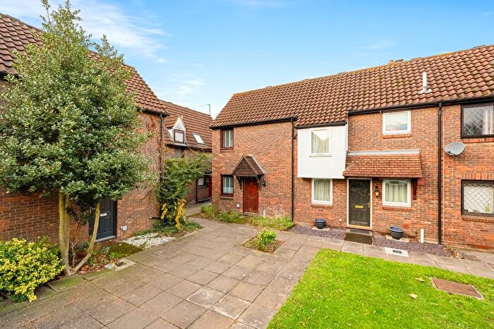 1 Bedroom Semi-Detached House To Rent In Abbey Gardens, Bermondsey, London, SE16