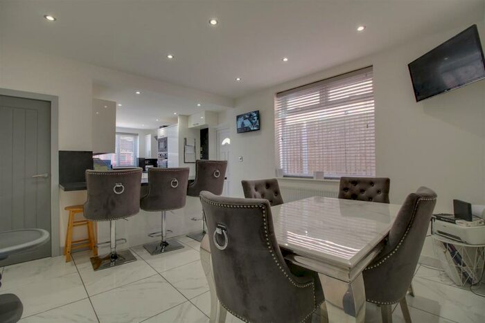 4 Bedroom Detached House For Sale In Drummond Road, Skegness, PE25