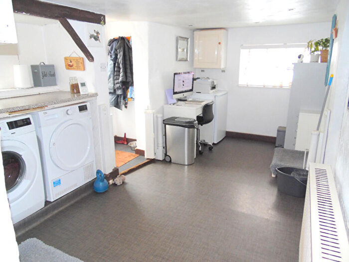 2 Bedroom Detached House For Sale In Daniels Gate, Long Sutton, PE12