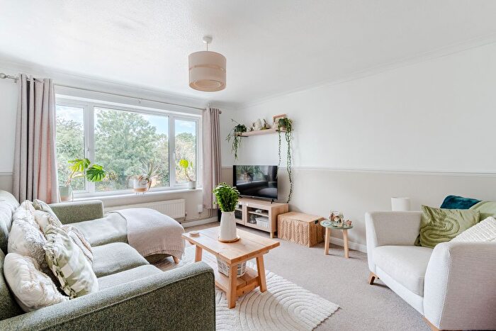 2 Bedroom Flat For Sale In Oak Close, Little Stoke, Bristol, BS34