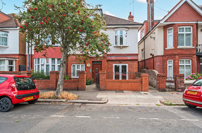 1 Bedroom Apartment For Sale In Somerhill Road, Hove, East Sussex, BN3