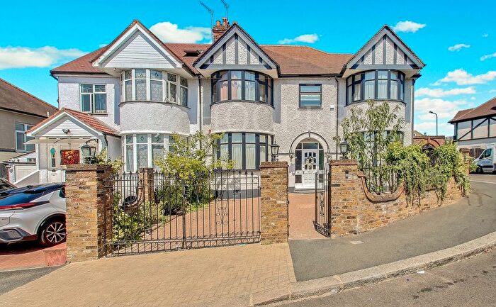 4 Bedroom Semi Detached House For Sale In Vincent Gardens, London, NW2
