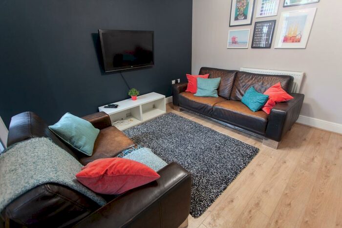 4 Bedroom Terraced House To Rent In Albert Edward Road, L7