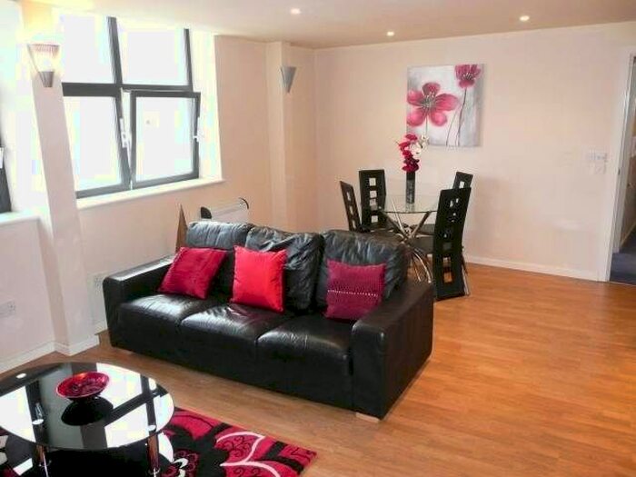 2 Bedroom Flat To Rent In Landmark House, City Centre, Bradford BD1