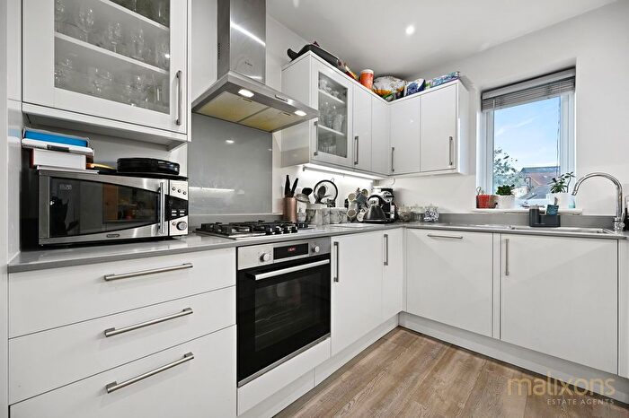 2 Bedroom Flat For Sale In Henderson Road, Croydon, CR0