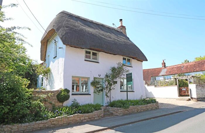 2 Bedroom Detached House For Sale In Chilton Road, Long Crendon, HP18