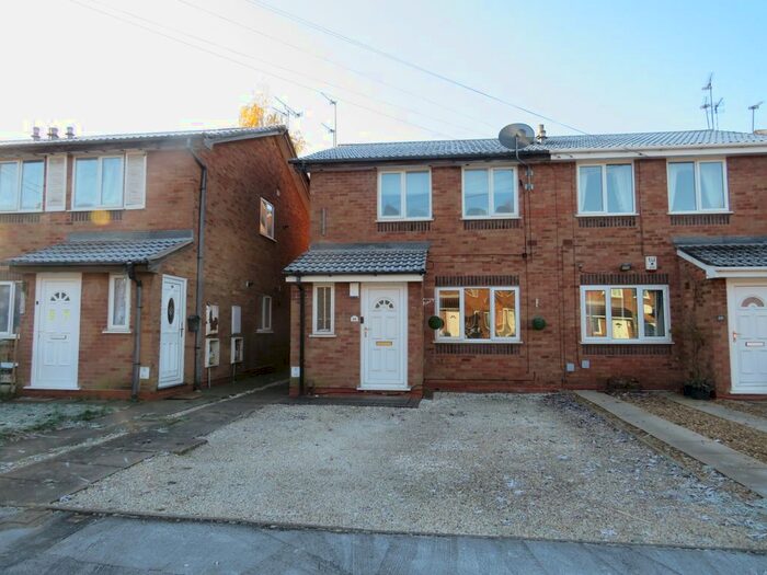 2 Bedroom Maisonette To Rent In Peel Way, Tividale, Oldbury, B69