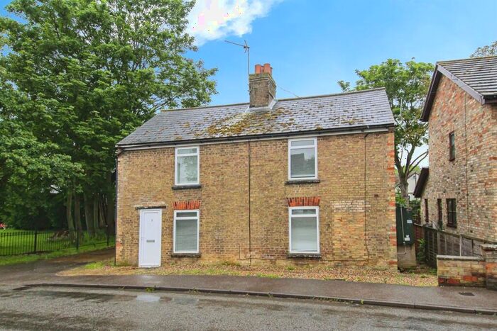 4 Bedroom Detached House For Sale In Newmarket Road, Stretham, Ely, CB6