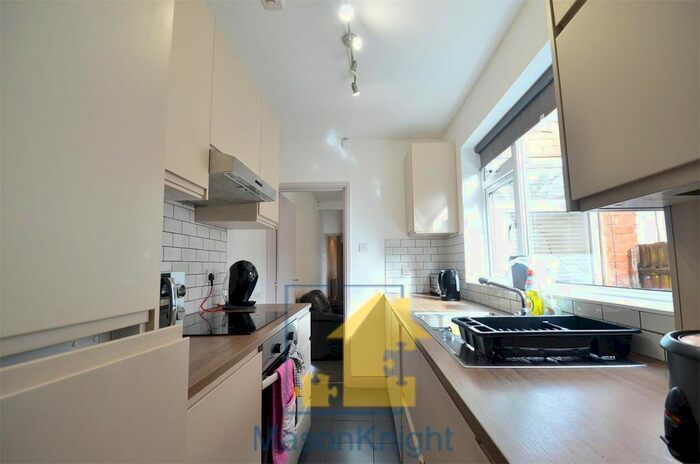 4 Bedroom End Of Terrace House To Rent In Westminster Road, Selly Oak, Birmingham, B29
