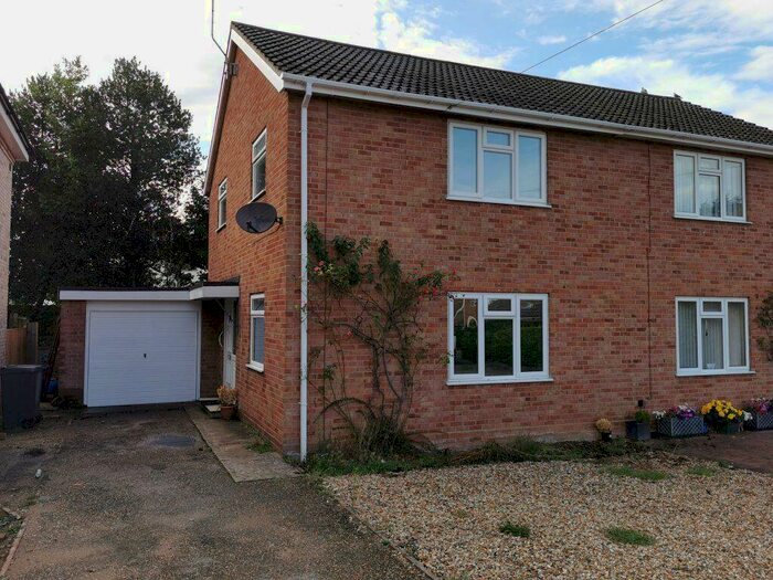 3 Bedroom House To Rent In Robinson Close, IP33