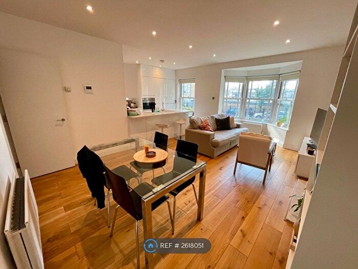 2 Bedroom Flat To Rent In Raleigh Court, London, SE16