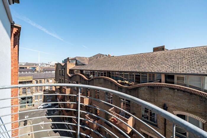 2 Bedroom Flat To Rent In Three Oak Lane, London, SE1